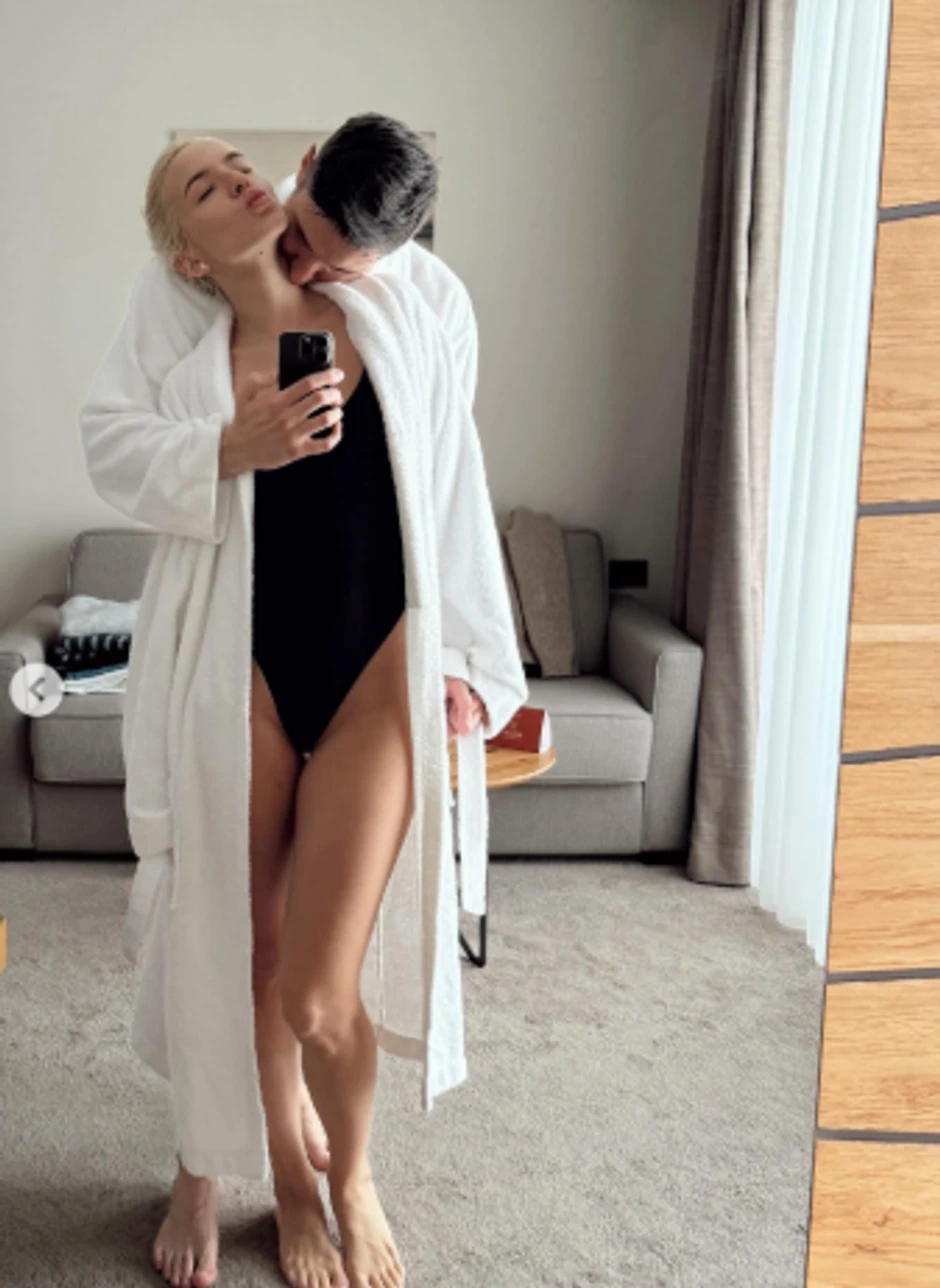 Jovana Jocić sa novim mužem uživa 