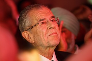 Wybory w Austrii: Europa odetchnęła z ulgą, ale czy na długo? Prawicowi populiści zapowiadają rewanż