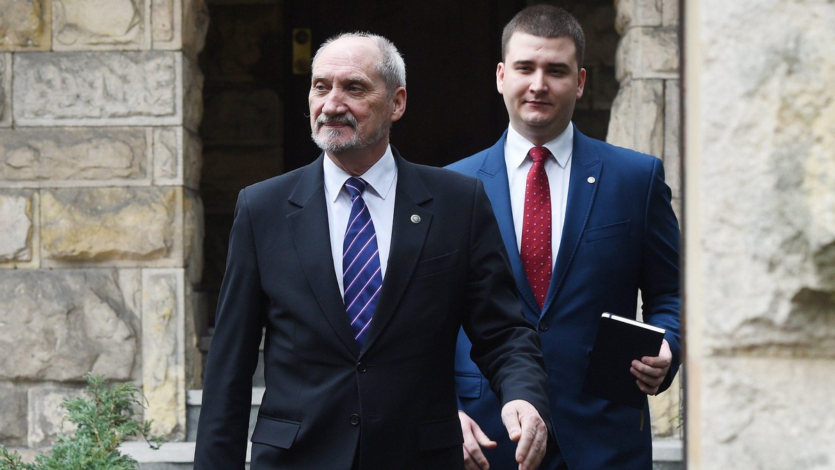 Antoni Macierewicz Bartłomiej Misiewicz MON PiS polityka Prawo i Sprawiedliwość