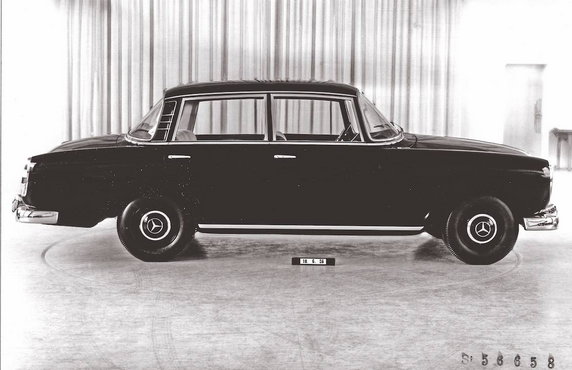 Mercedes W122