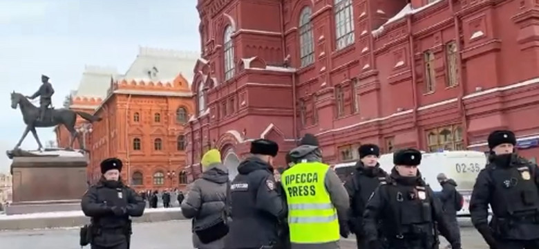 Żony rosyjskich żołnierzy zorganizowały wiec. Policja zatrzymała 27 osób