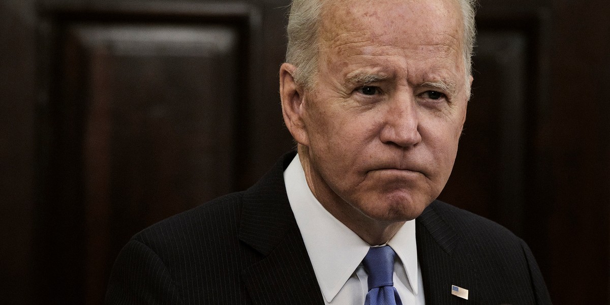 Joe Biden ma coraz większe problemy z realizacją polityki twardego podejścia do Rosji - donoszą media.