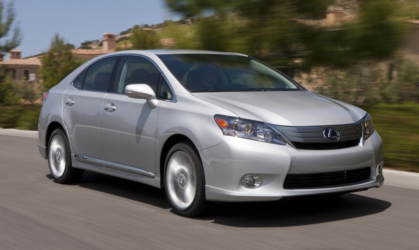3. Lexus HS 250h. Oszczędności w ciągu 5 lat wyniosły 3747 dol.