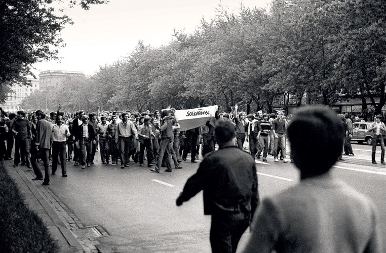 'Warszawa lata 80.' - wydawnictwo BOSZ i Narodowe Archiwum Cyfrowe