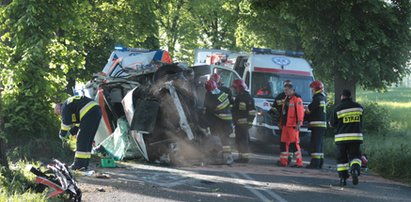 Straszna śmierć strażaka. Pozostałe osoby z karetki miały więcej szczęścia