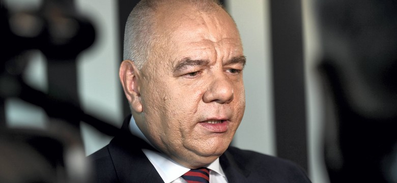 Sasin nie wycofuje się z kontrowersyjnych słów. Wymiana zdań ministra z lekarzem na Twitterze