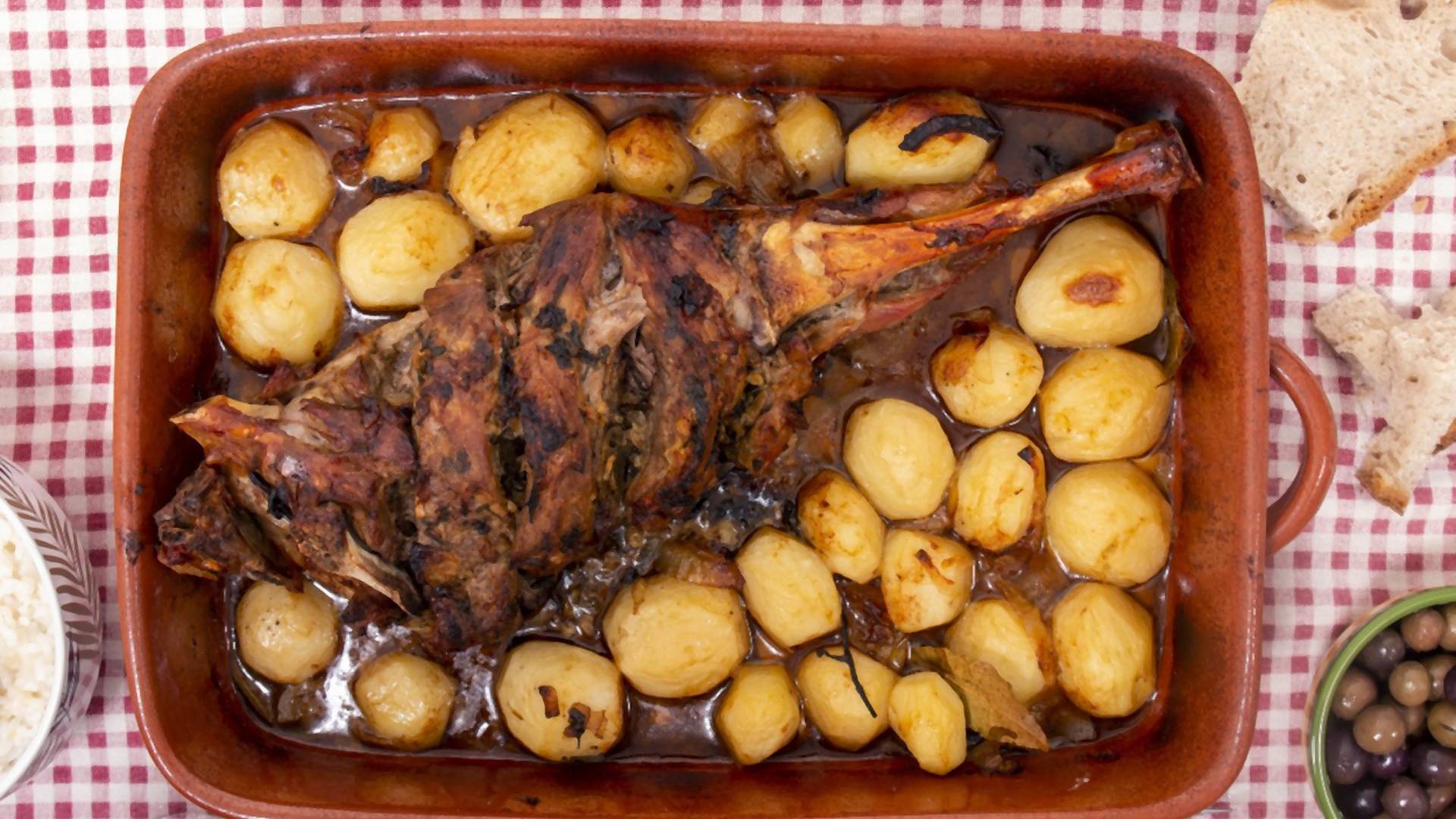 Tradicionalno se za Uskrs jede jagnjetina, a kuvari savetuju kako da bude savršena ako je pečete u rerni
