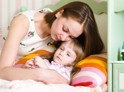 Dziecko ma gorączkę albo biegunkę? Nie lecz go rosołem, ani węglem!