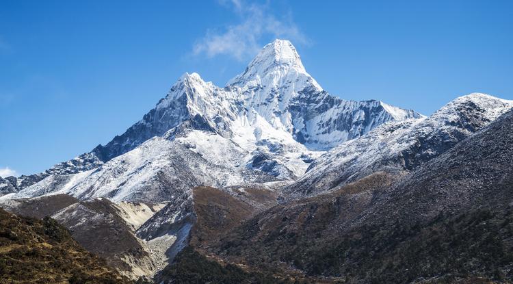 A Mount Everest oldalában kinőtt fű egy újabb aggasztó bizonyíték a klímaváltozás gyorsaságára