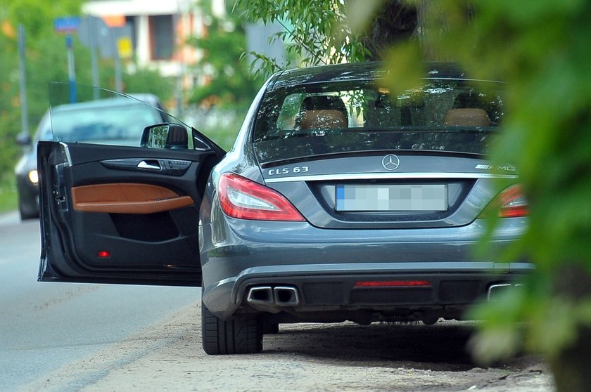 Maciej Rybus Jezdzi Po Warszawie Luksusowym Mercedesem