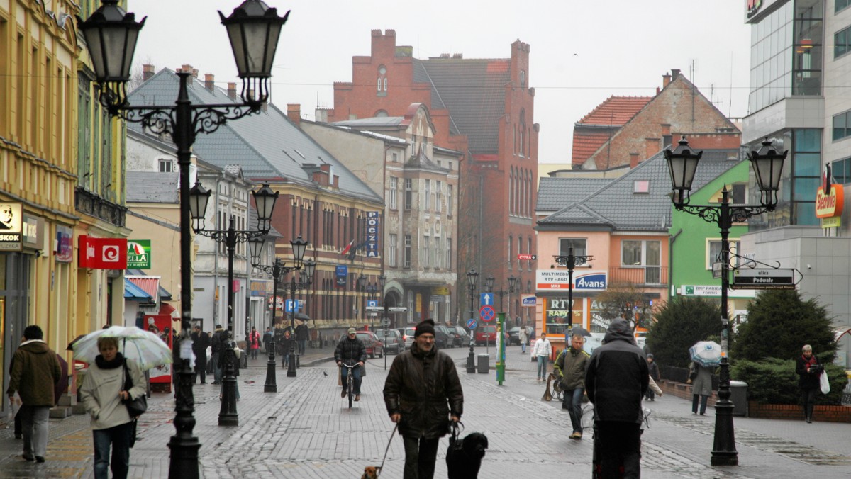 Inwestor ze Szczecinka walczy z urzędnikami, aby pozwolili mu użytkować kamienicę o mocno kontrowersyjnym wyglądzie.