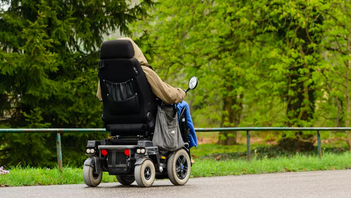 Elektryczny wózek inwalidzki - zdj. ilustracyjne