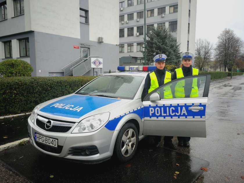 DK nr 94. Policjanci eskortowali rodzącą kobietę. Ciąża była zagrożona