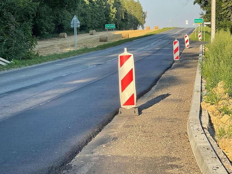 Budowa ścieżki rowerowej - końcowy odcinek Rudawki - granica z Miedźną - 05.08.2022 - autor: pless.pl