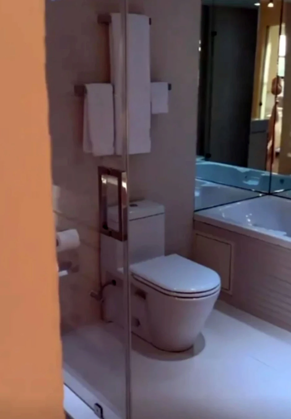 Ovo je glamurozni stan u Majamiju Stanije Dobrojević: Sve je u staklu, a pogled puca