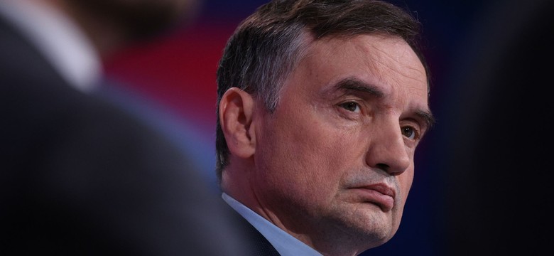 Paszport dyplomatyczny Ziobry unieważniony. Sikorski się nie wahał