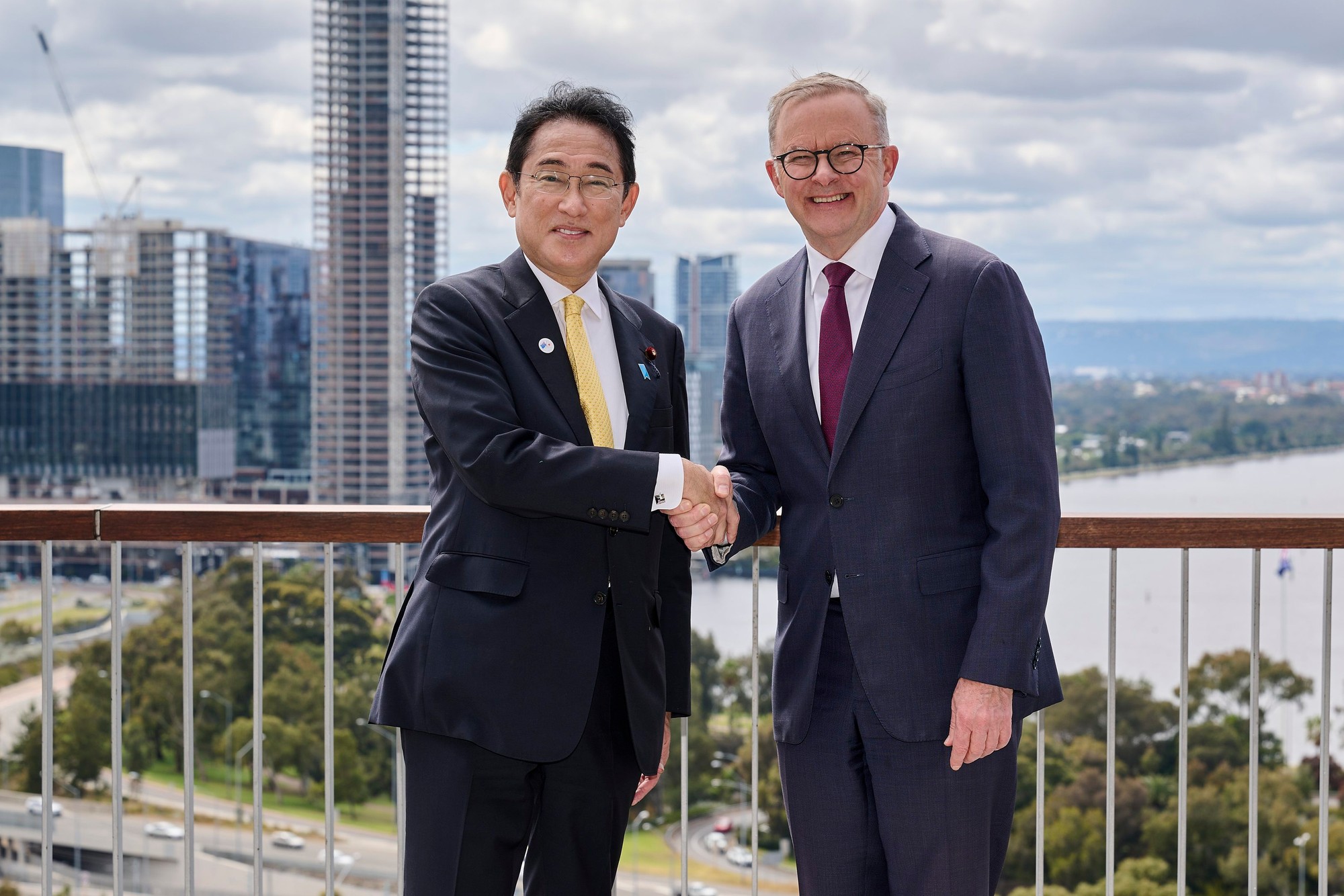 Bezpečnostný pakt podpísal japonský premiér Fumio Kišida a austrálsky premiér Anthony Albanese v západoaustrálskom meste Perth.