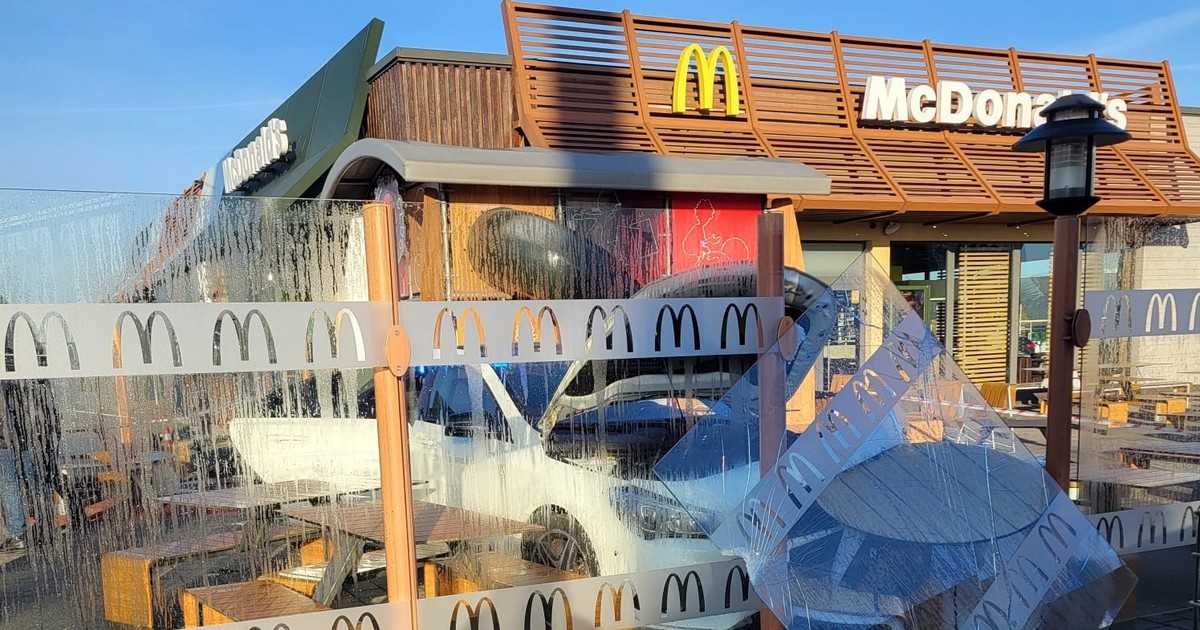 Niebezpieczne sceny przed McDonaldem. "Co głód potrafi zrobić z człowiekiem"