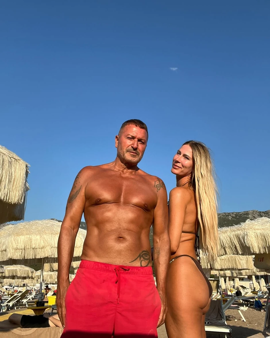 Vesna i Đole Đogani na plaži