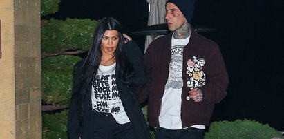 Kourtney Kardashian obściskuje się z kochankiem. Fani zwrócili uwagę na jej skąpe bikini