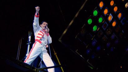 30 éve hunyt el Freddie Mercury: ismét képernyőre kerül a legendás budapesti Queen-koncert – videó