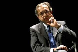 Dramatyczne godziny dla Fiata Chryslera. Kto zastąpi "zbawcę" koncernu?