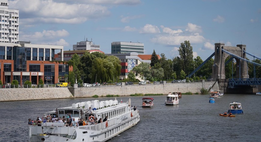 Póki co, ruch na Odrze pozostanie turystyczny. Inwestycja w tramwaje wodne nie jest opłacalna.
