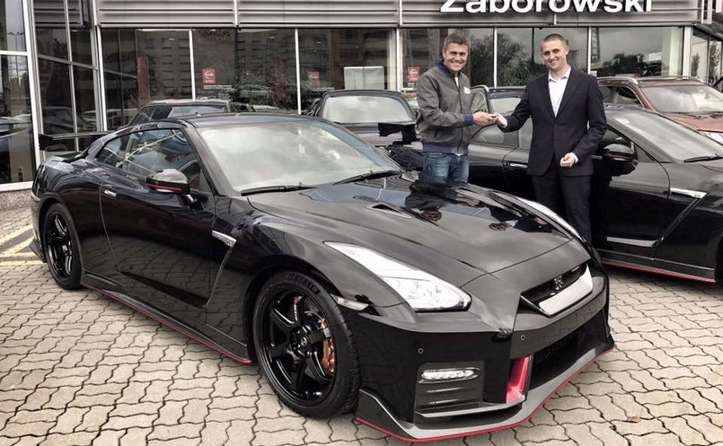 Nissan GT-R NISMO przyspiesza do 100 km/h w mniej niż 3 sekundy