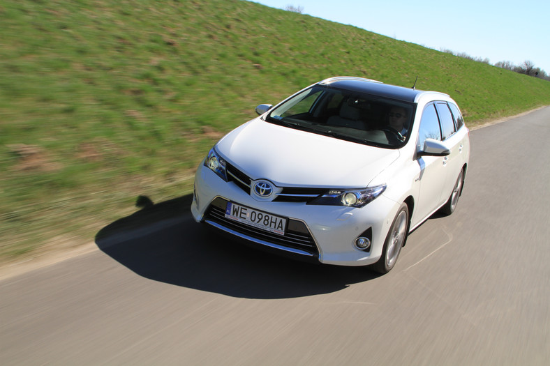 Toyota Auris Hybrid