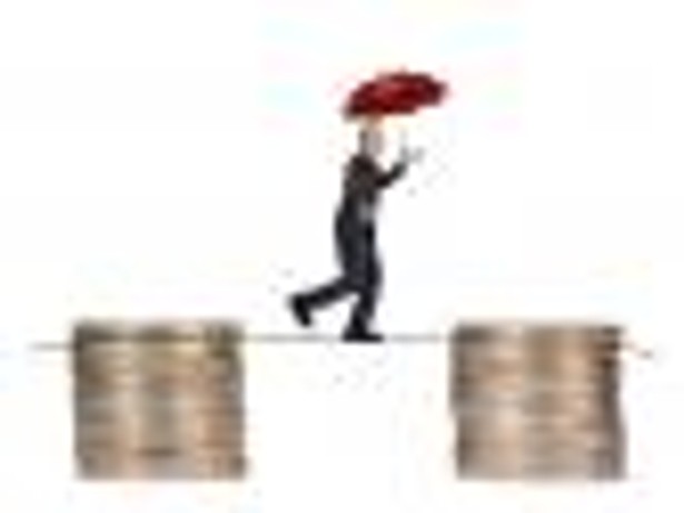 Parasol, pieniądze Fot. Shutterstock