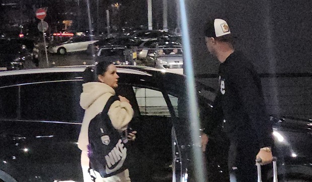 Silviju Nedeljković muž sačekao na aerodromu