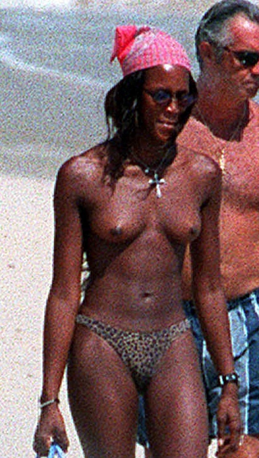 Naomi Campbell na plaży z Flavio Briatore