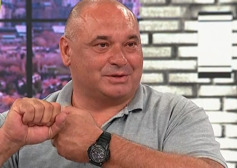 Suze mu krenu svaki put, a uskoro i sam postaje deda