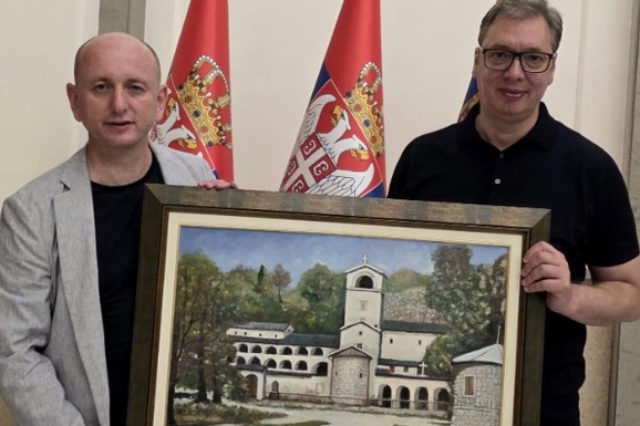 "U IME GRUPE SRBA SA CETINJA" Knežević poklonio Vučiću sliku na kojoj je Cetinjski manastir (FOTO)