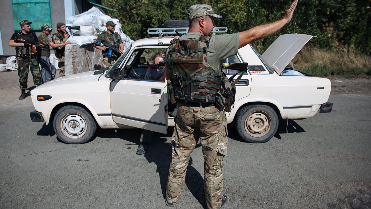 Grupa obserwatorów Organizacji Bezpieczeństwa i Współpracy w Europie została ostrzelana w Doniecku na wschodzie Ukrainy, gdzie monitorowała przestrzeganie rozejmu między prorosyjskimi separatystami a ukraińskimi siłami rządowymi – podały dziś media.