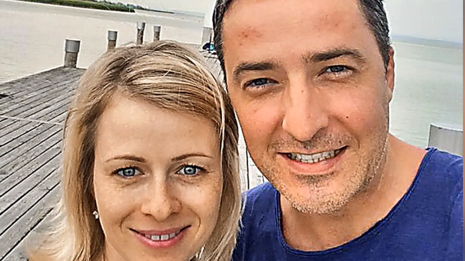 Ľuboš Sarnovský so snúbenicou Kristínou Juričkovičovou.