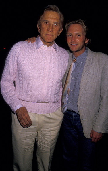 Kirk Douglas z Erickiem, 1987 r.