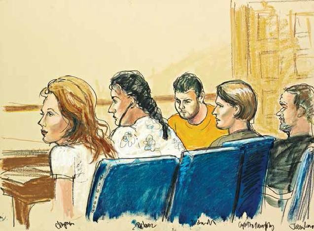 Anna Chapman (pierwsza z lewej) wraz pozostałymi rosyjskimi szpiegami postawionymi przed sądem, 2010. / rys. Elizabeth Williams