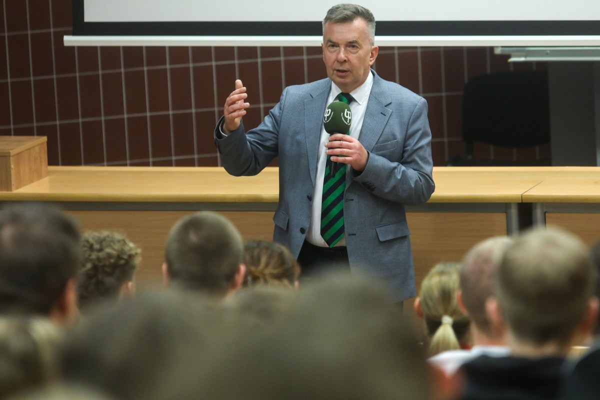 Minister nauki i szkolnictwa wyższego Dariusz Wieczorek