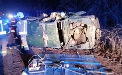 Wypadek samochodu Straży Granicznej. Funkcjonariusze oraz migranci w szpitalu