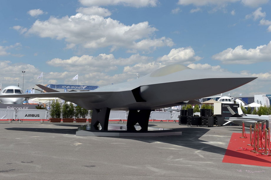 Pełnowymiarowy model Future Combat Air System (FCAS) zaprezentowany przez Dassault Aviation podczas 53. Międzynarodowego Salonu Lotniczego w Paryżu 17 czerwca 2019 r.