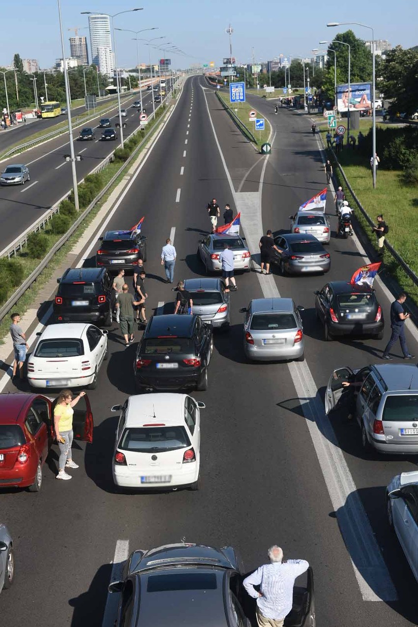 Prizori sa autoputa kod "Sava" centra