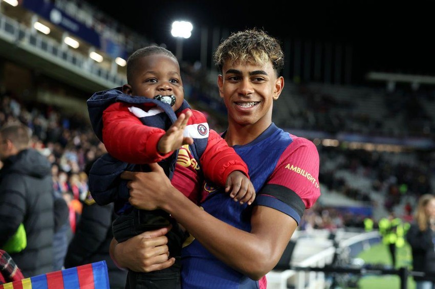 Gde je Lamin, tu je i Kejn | Foto: Florencia Tan Jun - UEFA / Getty Images