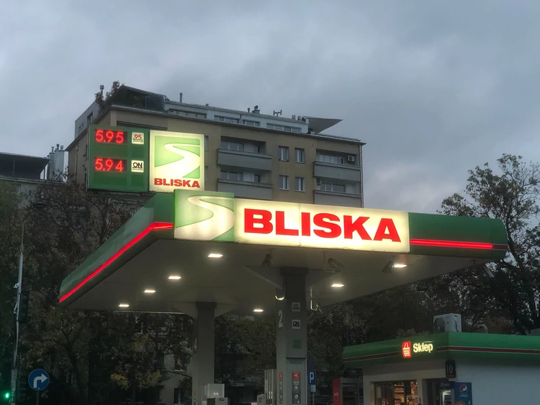 Ceny paliw na stacji Bliska w Warszawie, 16 października 2023 r.