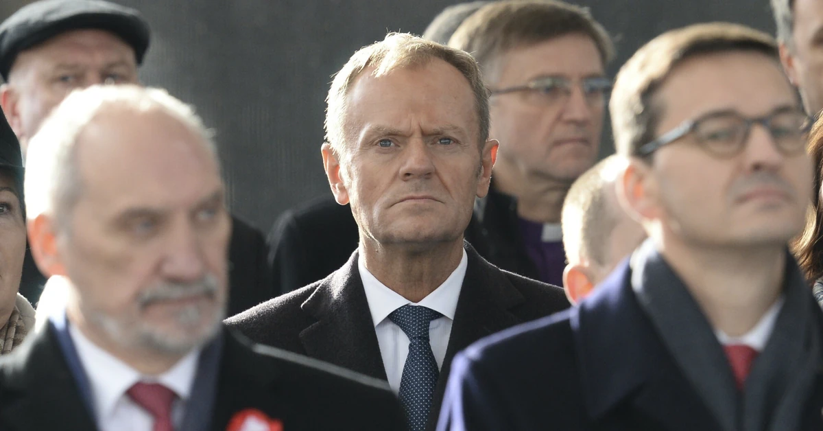 Który rząd najbardziej podzielił Polaków? Nowy sondaż pokazuje to wyraźnie