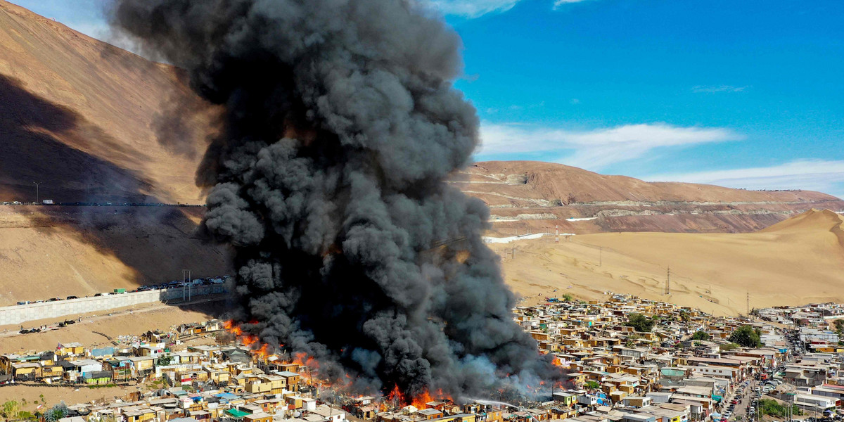 Ogromny pożar wybuchł w miejscowości Iquique w Chile. 