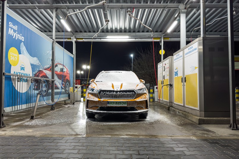 Myjnia bezdotykowa, mycie auta