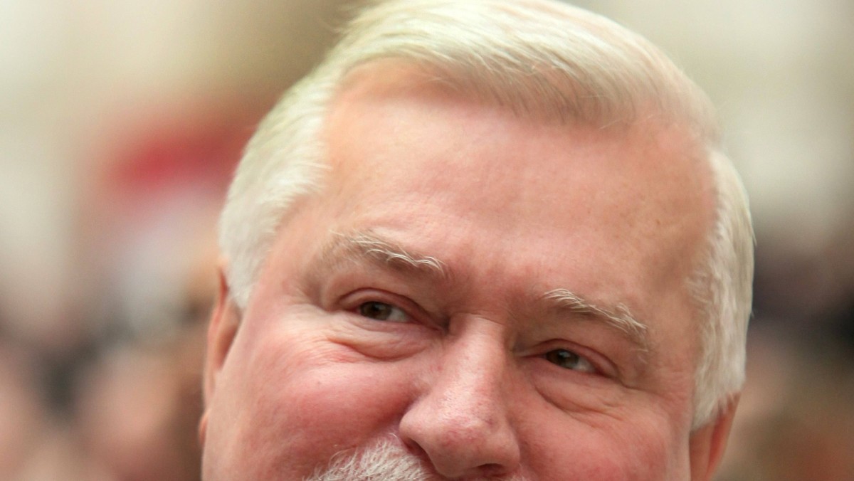 Lech Wałęsa powiedział, że wystosowując list otwarty do rodaków chciał ostatecznie zakończyć sprawę wysuwanych pod jego adresem oskarżeń o agenturalną przeszłość. - Nigdy nie byłem po tamtej stronie - zapewnił.