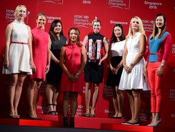 Piękne panie grają w golfa. ZDJĘCIA