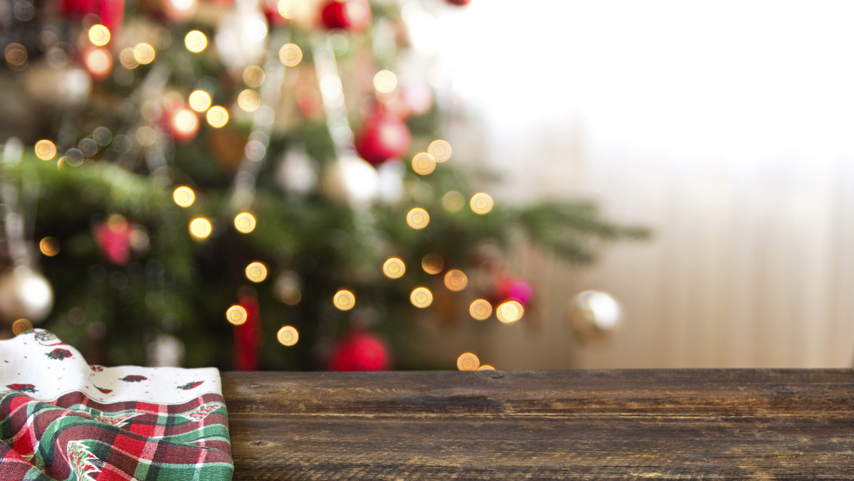 Dzielenie się opłatkiem, wigilijna kolacja, kolorowa choinka i prezenty – to ogólnie znane wszystkim zwyczaje związane z Bożym Narodzeniem. Są też mniej powszechne kultywowane obyczaje regionalne.